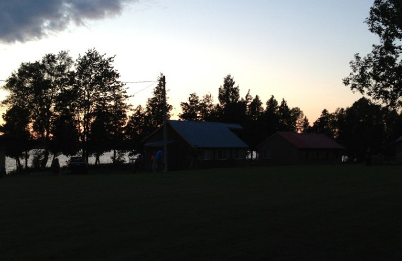 Exterior of Evergreen Resort.