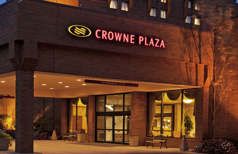 Exterior View of Crowne Plaza Columbus North - Worthington