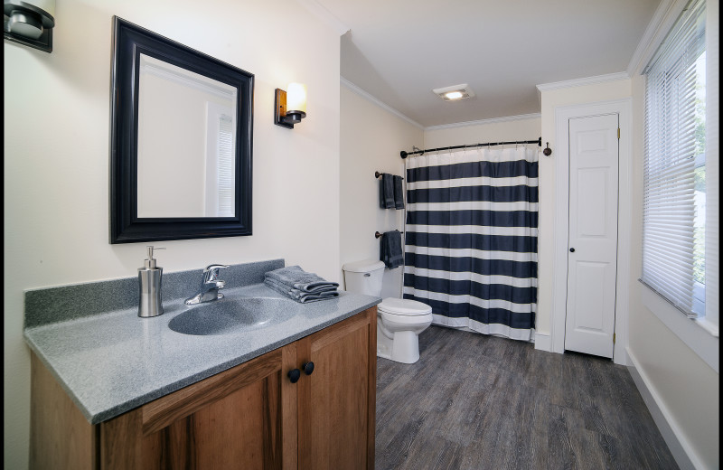 2nd upstairs Bath at the Mott House (1 of 3 baths)