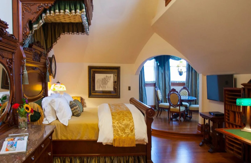 Guest room at Queen Anne Mansion and Resort.