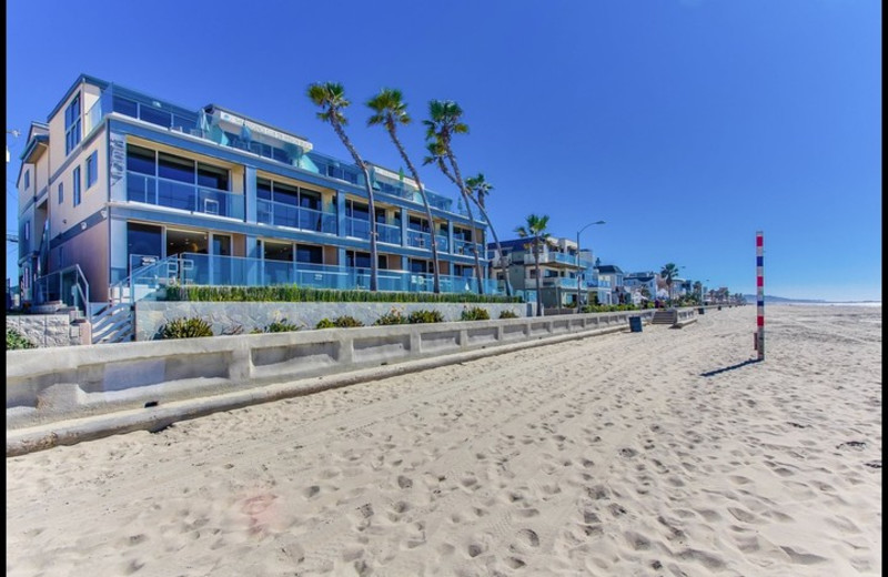 Exterior view of Surf Style Vacation Homes.