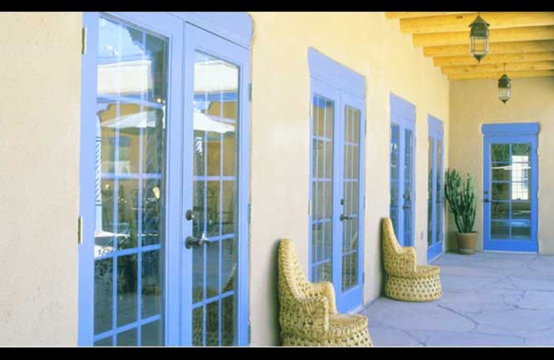Exterior view of Casa Benavides Bed & Breakfast.