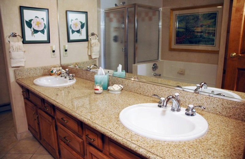 Guest bathroom at The Borders Lodge.