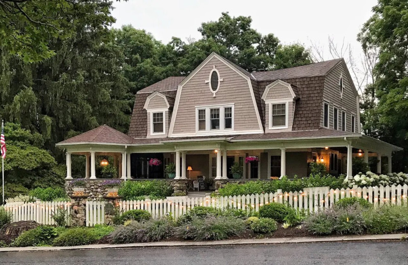 Exterior view of Hilltop House Bed 