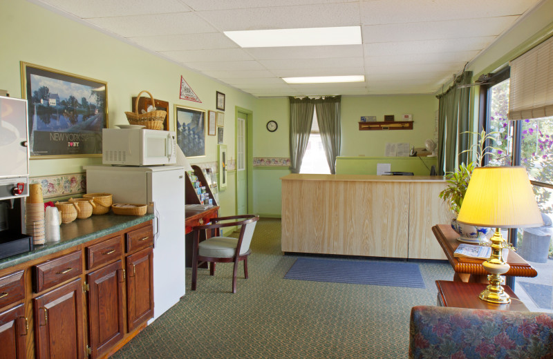 Lobby at Red Carpet Inn 