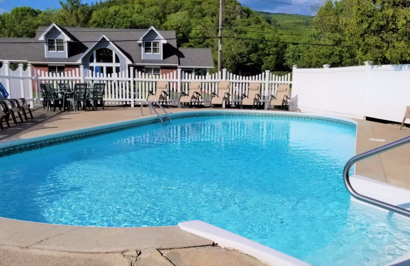 Outdoor pool at Top Notch Inn.