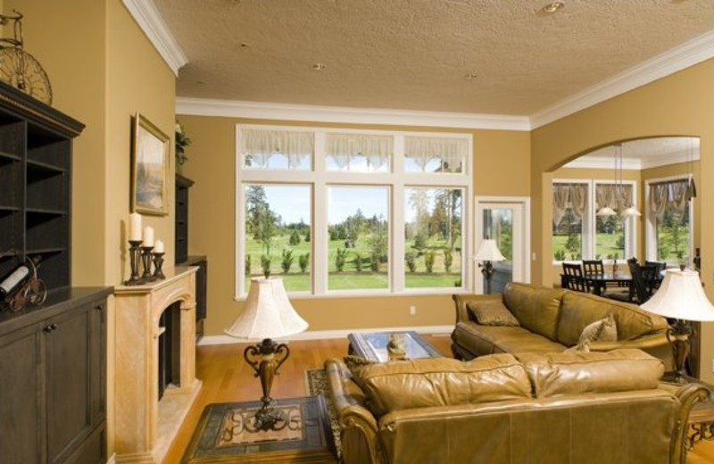 Living room at Crown Isle Resort & Golf Community.