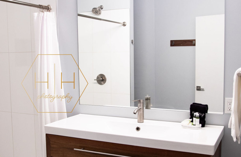 Guest bathroom at Limelight Inn.