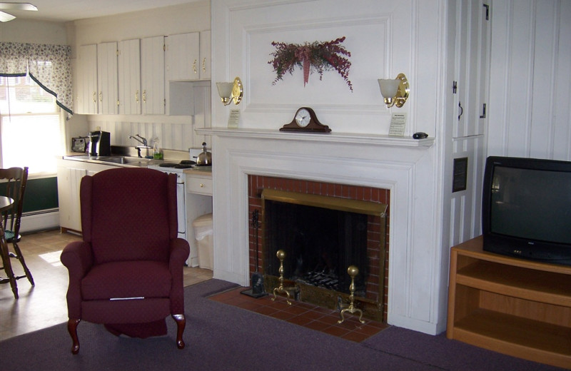Suite fireplace at Highland Lake Resort.