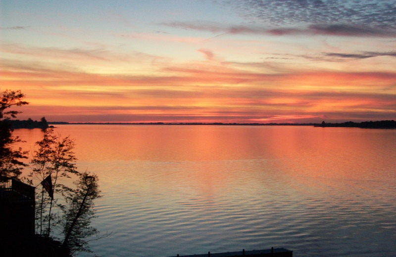 Sunset at Angel Rock Waterfront Cottages.