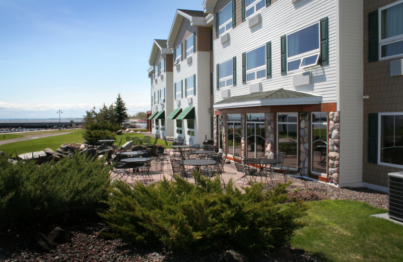 Exterior view of Comfort Suites Canal Park.