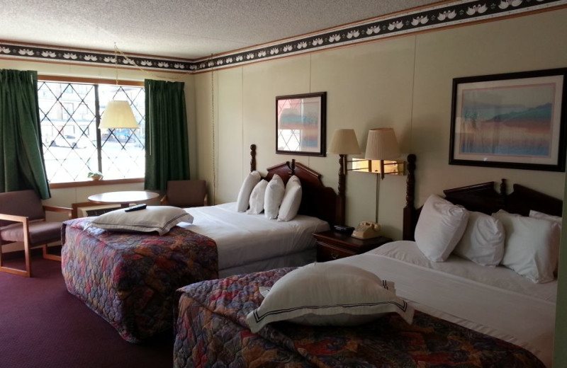 Guest room at Branson Windmill Inn.