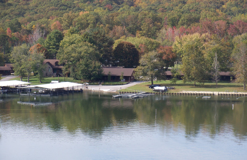 Exterior view of Arrowhead Resort and Marine.