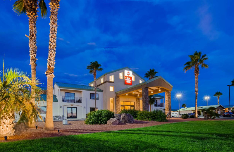 Exterior view of Best Western Plus King's Inn & Suites.