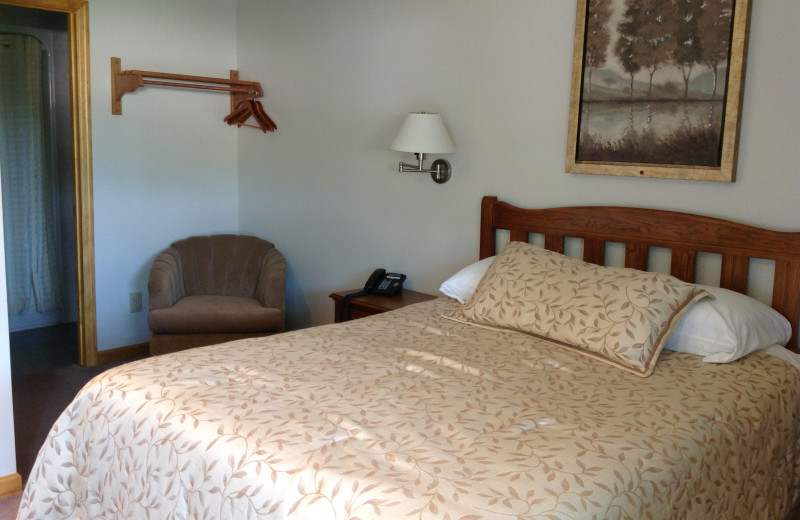 Main House bedroom at Central House Family Resort.