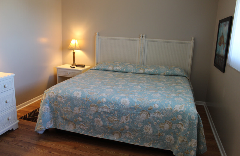 Guest bedroom at Gulfview Manor Resort.