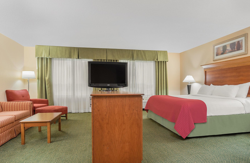 Holiday Inn Minneapolis Nw Elk River Wild Woods Waterpark Elk River Mn Resort Reviews Resortsandlodges Com