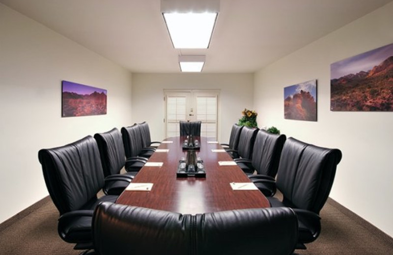 Small conference room at Chaparral Suites Scottsdale.