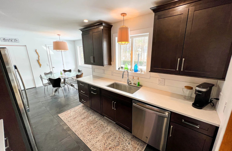 Rental kitchen at Northern Living - Luxurious Vacation Rentals.