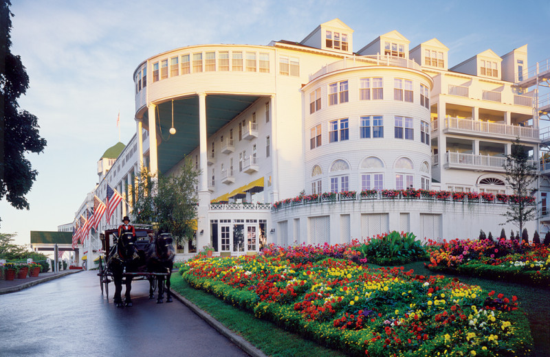 Horse carriage entrance at Grand Hotel.