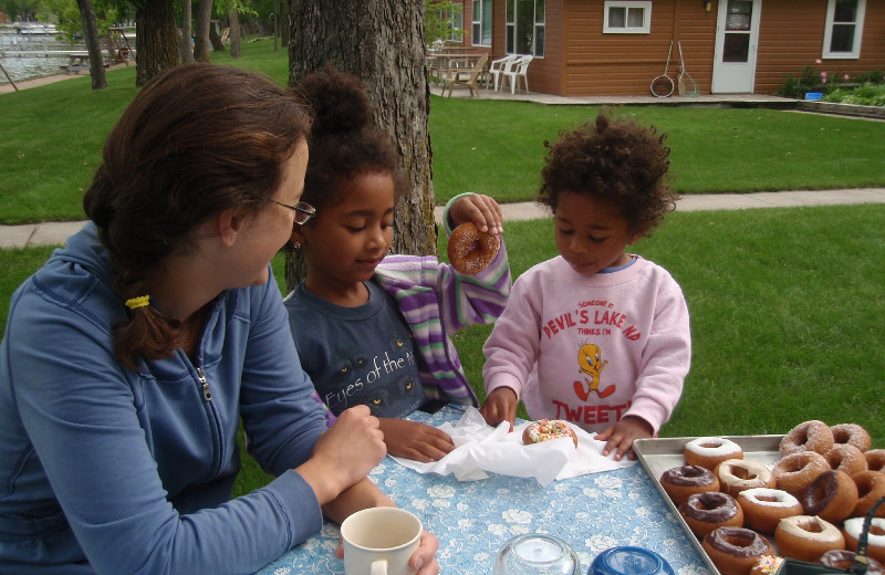 Family activities at Dickerson's Lake Florida Resort.