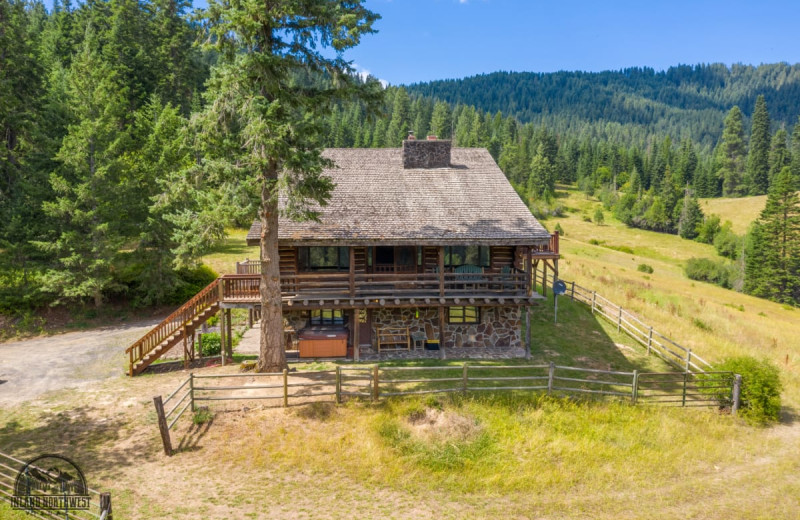 Hilltop Cabin exterior at Red Horse Mountain Ranch.