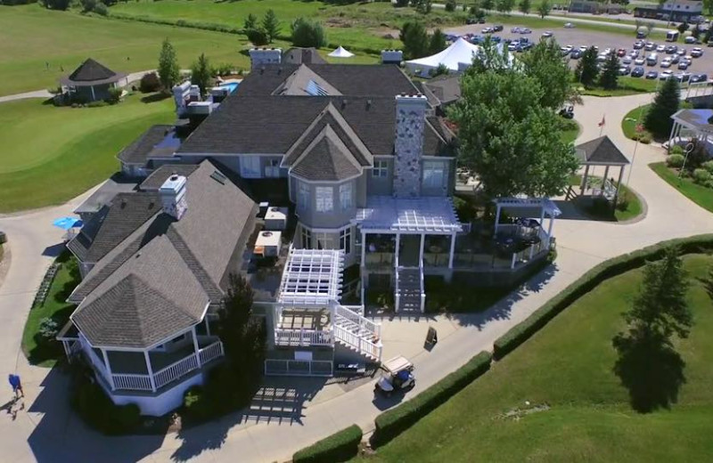 Exterior view of Sawmill Creek Golf Resort & Spa.