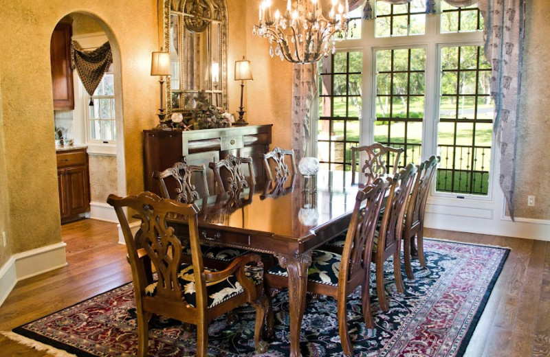 Rental dining room at Hill Country Premier Lodging.