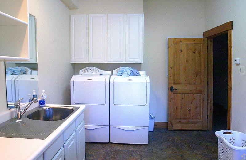 Laundry room at Bridger Vista Lodge.