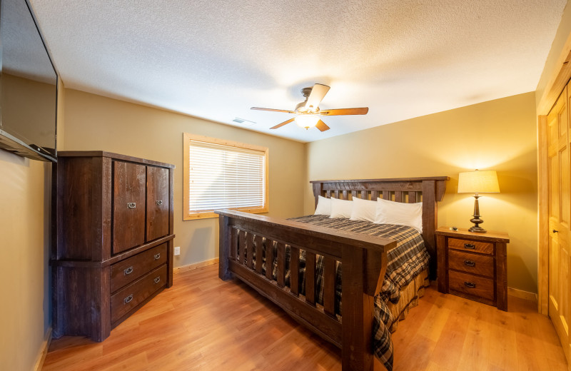 Guest suite bedroom at Appeldoorn's Sunset Bay Resort.