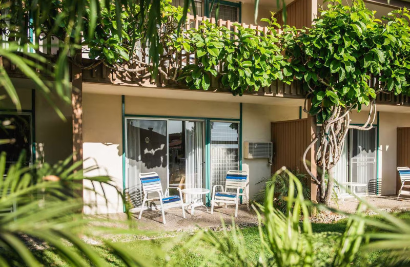 Guest patio at Best Western Plus Pepper Tree.