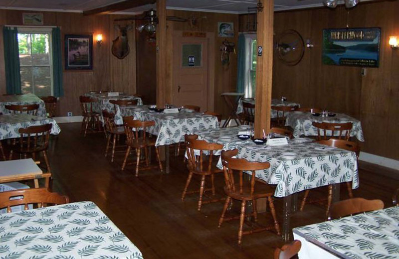 Dining at Whisperwood Lodge and Cottages.