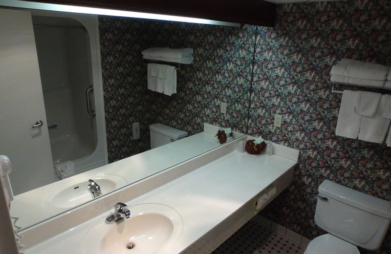 Guest bathroom at Bayshore Resort.