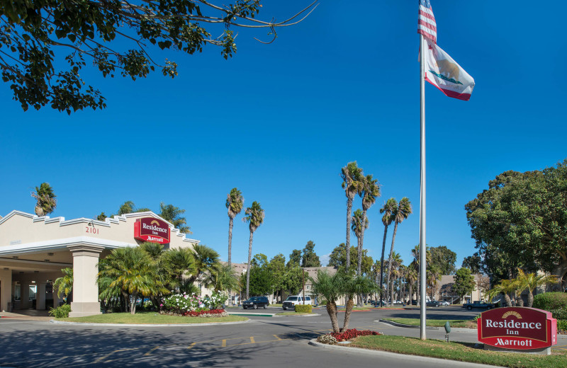 Exterior view of Residence Inn Oxnard River Ridge.