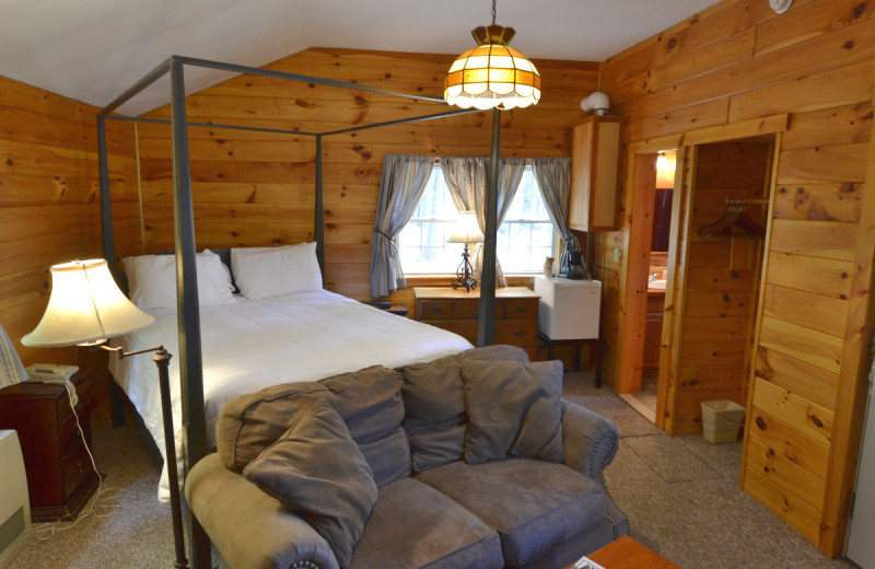 Guest room at The New England Inn & Lodge.