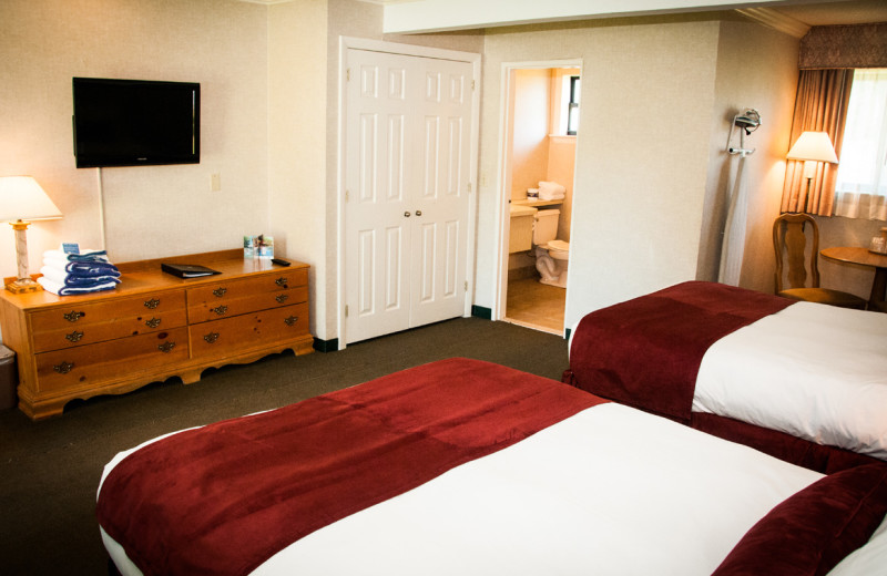 Guest room at The Margate on Winnipesaukee.