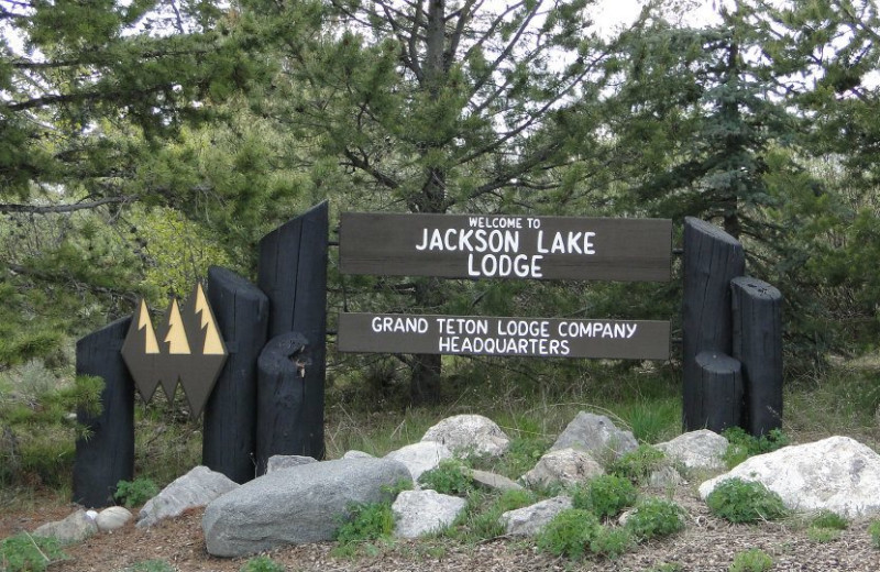 Jackson Lake Lodge welcome sign.