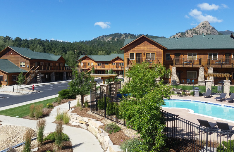 Exterior view of Fall River Village Resort Condos.