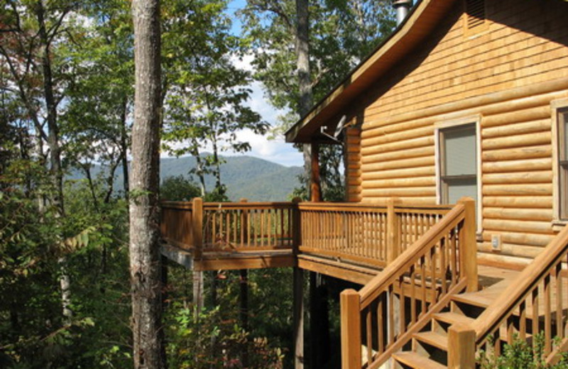 Cabin exterior at Avenair Mountain Cabins.