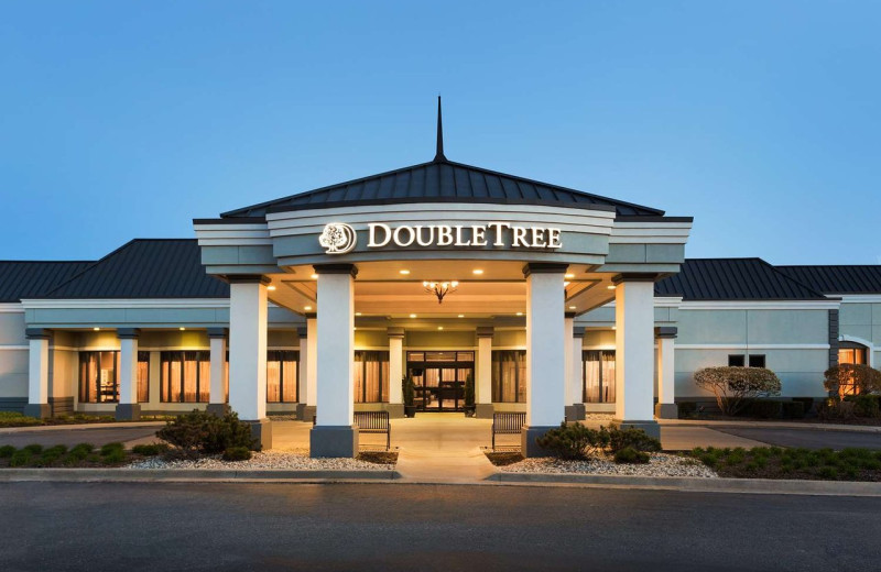 Exterior view of Doubletree Hotel Detroit/Novi.