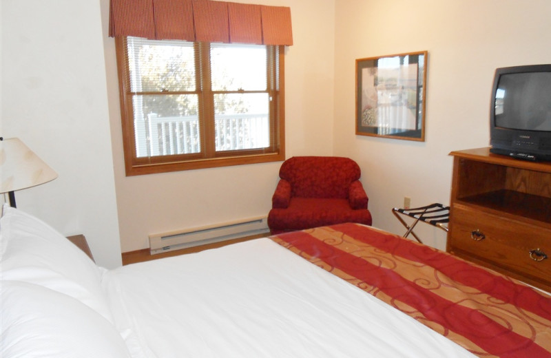 Guest bedroom at Pheasant Park Resort.