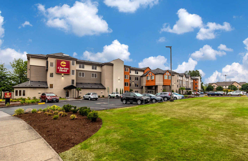 Exterior view of Clarion Hotel Portland.