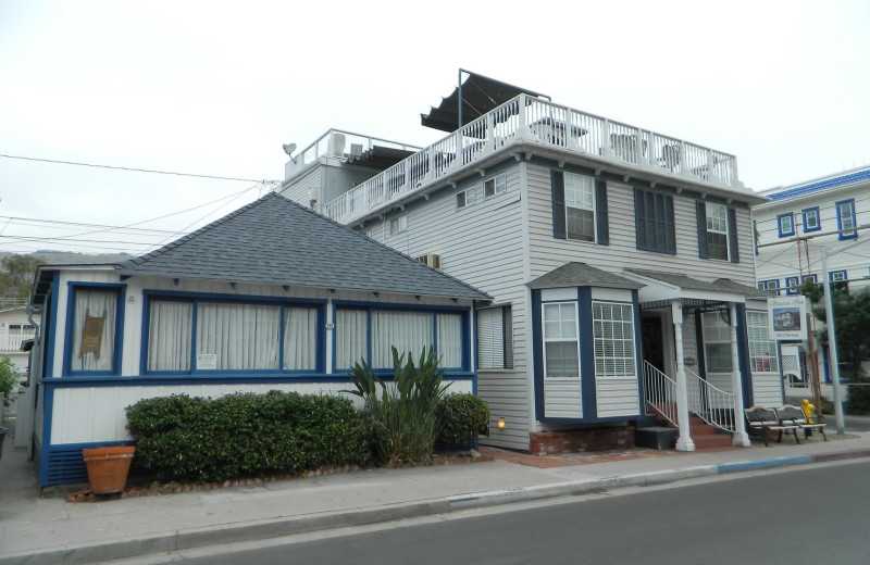 Exterior view of Seacrest Inn.