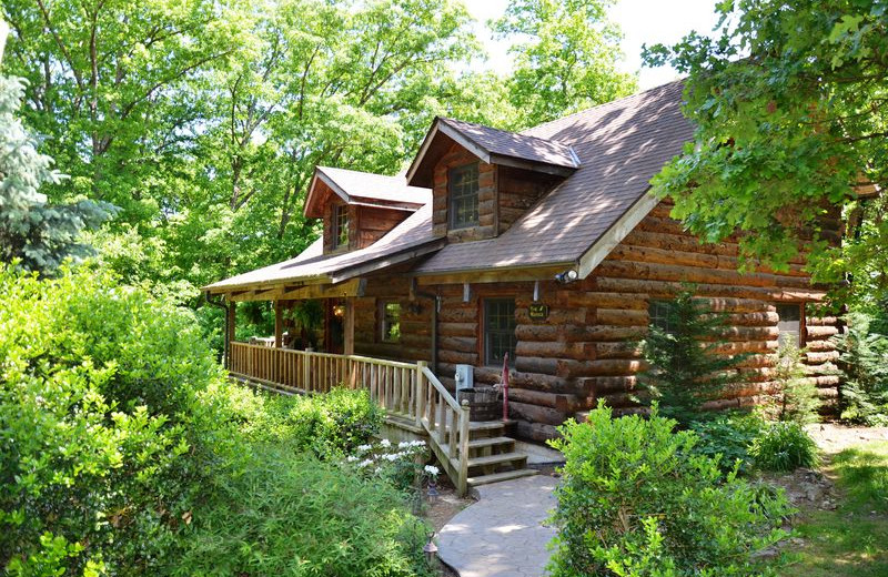 Exterior view of Amazing Branson Rentals.