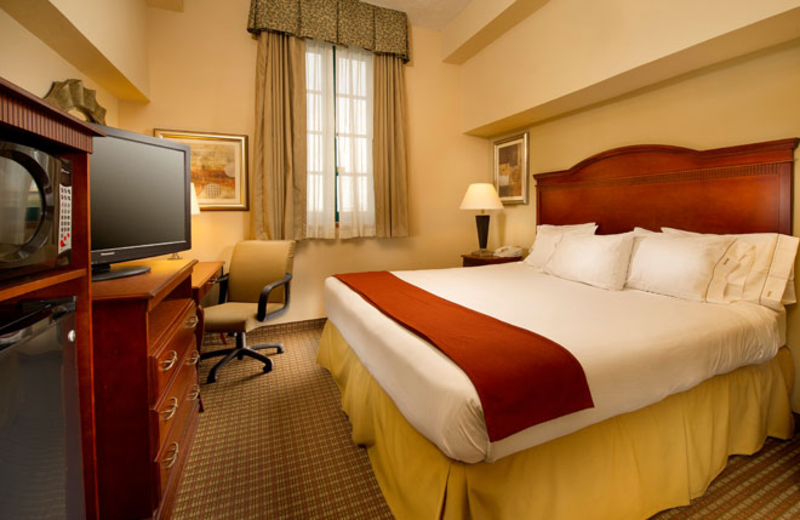 King guestroom at Holiday Inn Express San Antonio.