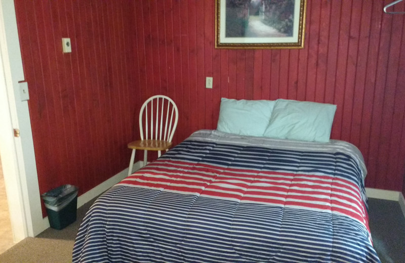 Guest bedroom at Birchcliff Resort.