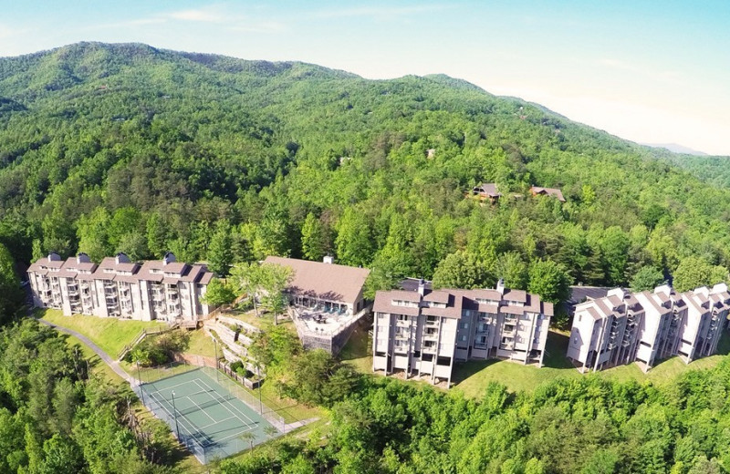 Exterior view of Deer Ridge Mountain Resort.