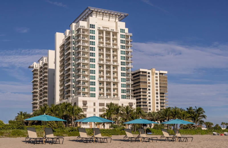 Exterior view of Marriott's Oceana Palms.