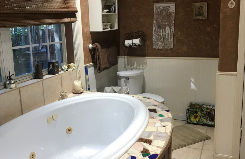 Cabin bathroom at Creekside Camp & Cabins.