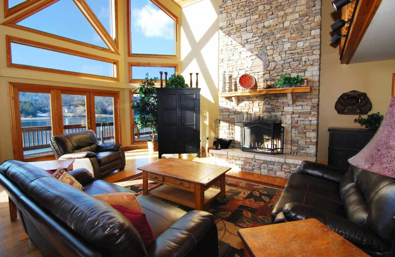 Rental living room at Railey Mountain Lake Vacations.